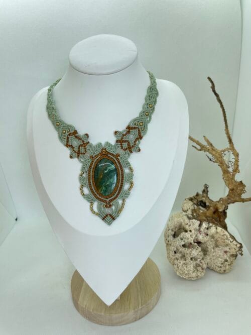 collier micro macramé