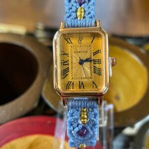 Montre avec bracelet en micro macramé